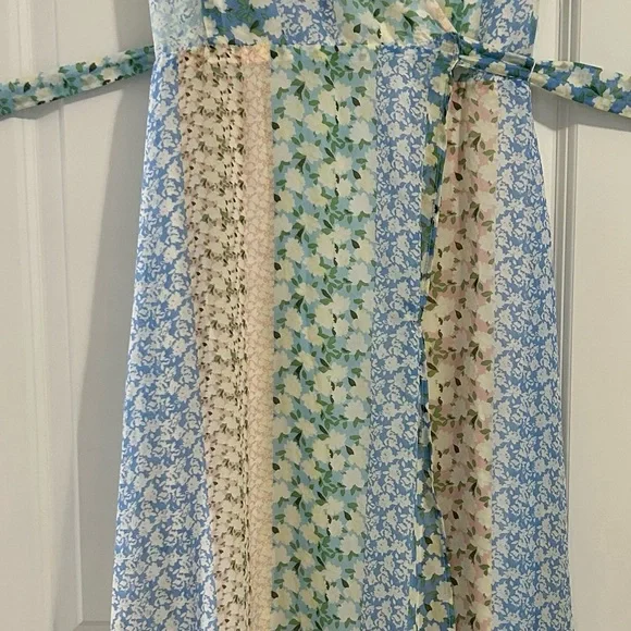 Beautiful Spring High-Low Dress - Picture 2 of 3